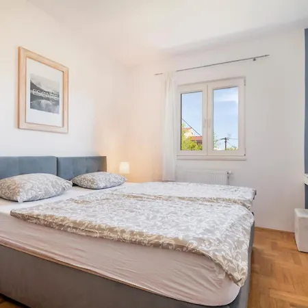 Apartman 841-2 *