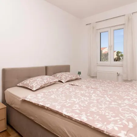 841-2 Apartman *