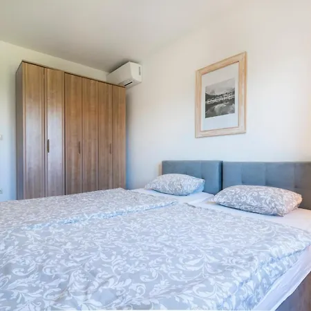 Apartman 841-2 Kastela